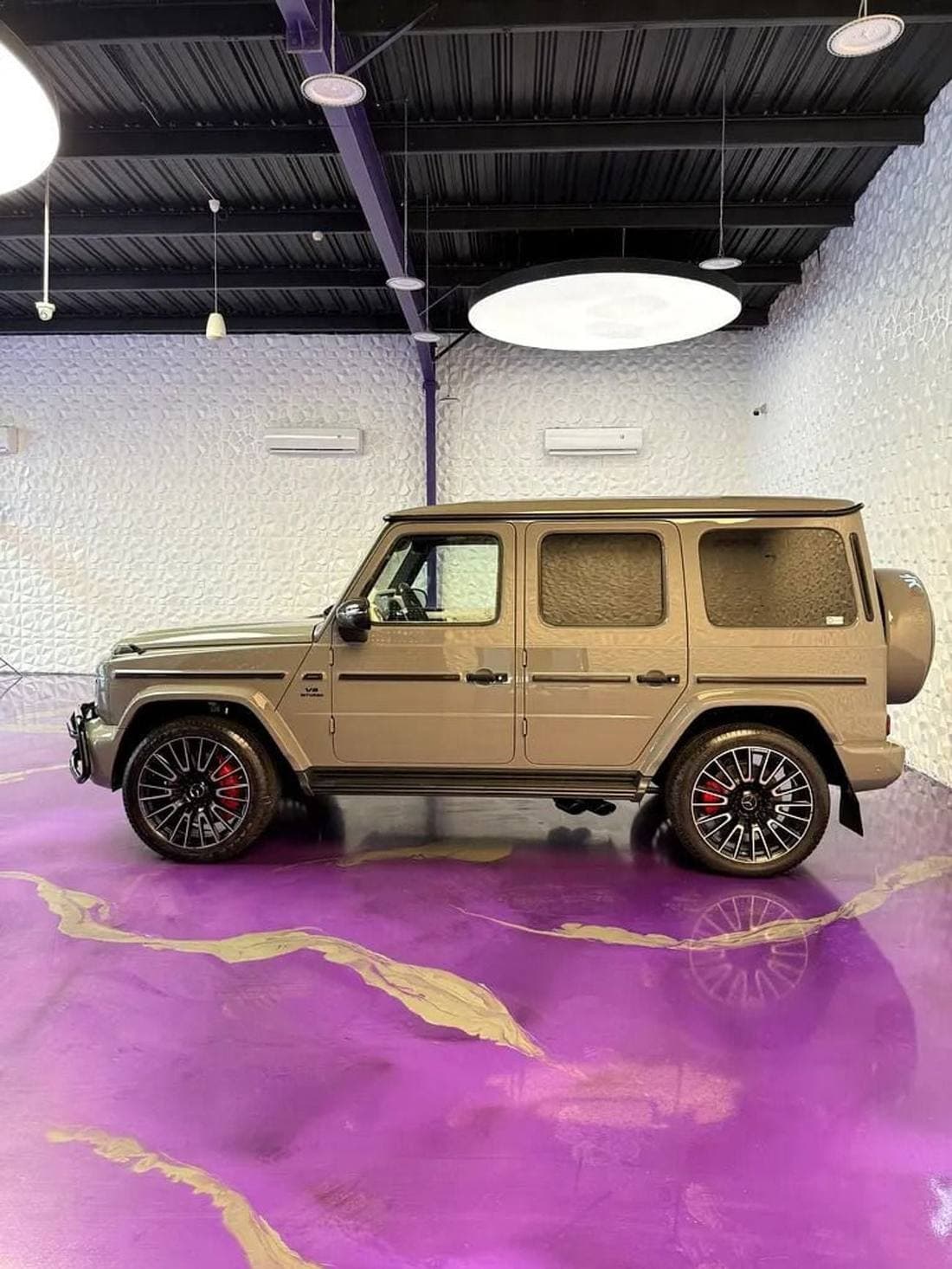 2025 Mercedes Benz G63 AMG STANDARD thumbnail 3