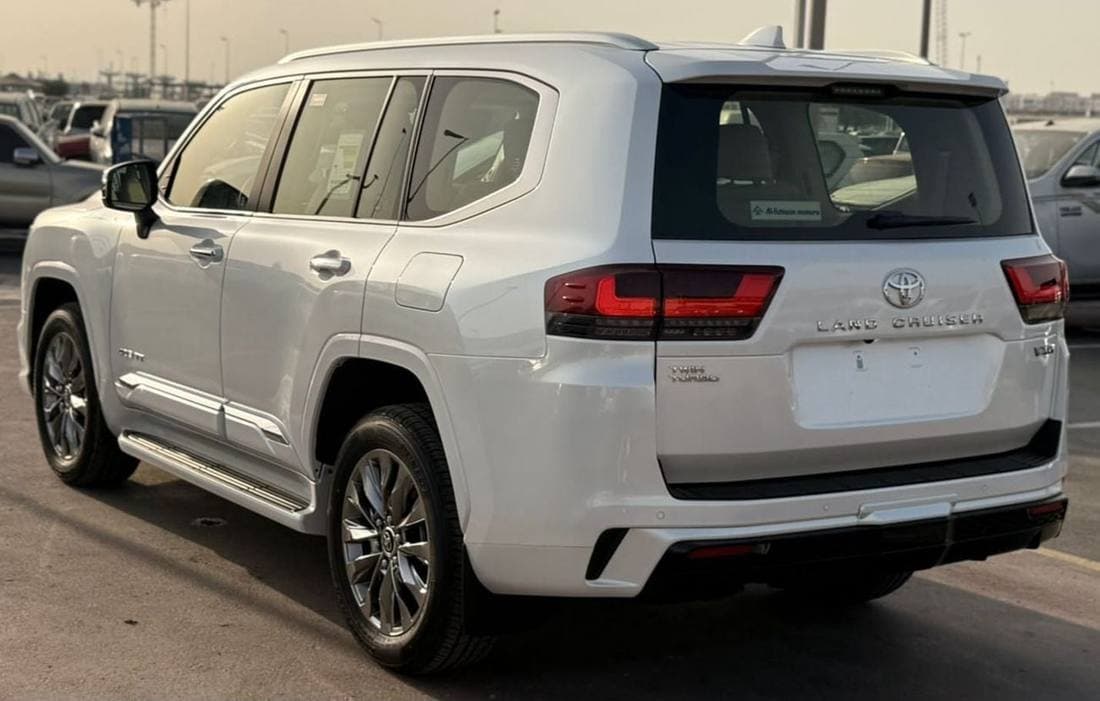2026 Toyota Land Cruiser VXR thumbnail 4