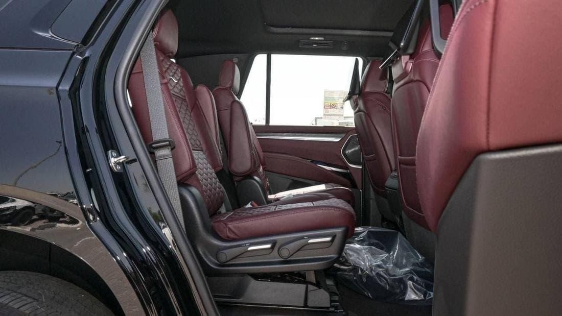2026 Cadillac Escalade Sport thumbnail 8