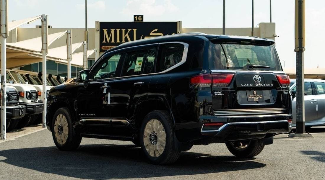 2026 Toyota Land Cruiser VXR thumbnail 4