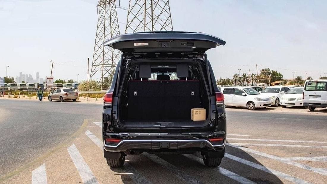 2025 Toyota Land Cruiser VXR thumbnail 5
