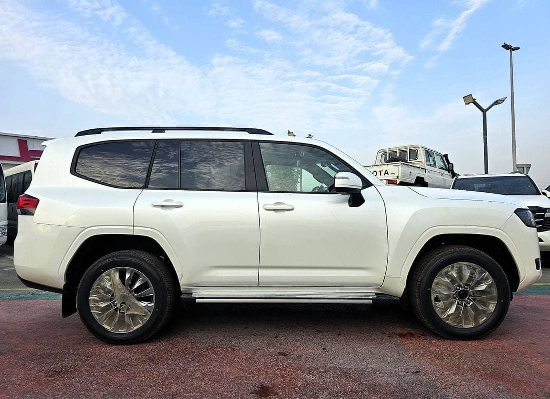 2026 Toyota Land Cruiser GXR thumbnail 4