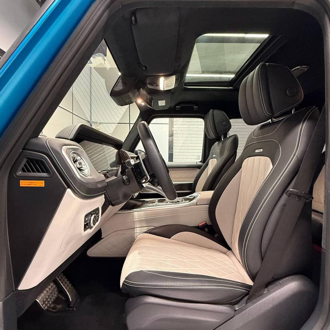 2025 Mercedes Benz G63 AMG STANDARD thumbnail 6