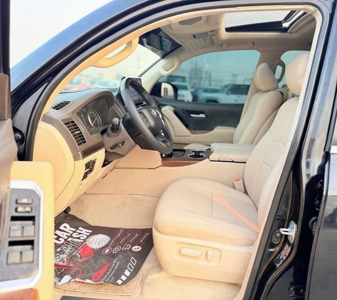 2019 Toyota Land Cruiser GXR thumbnail 8