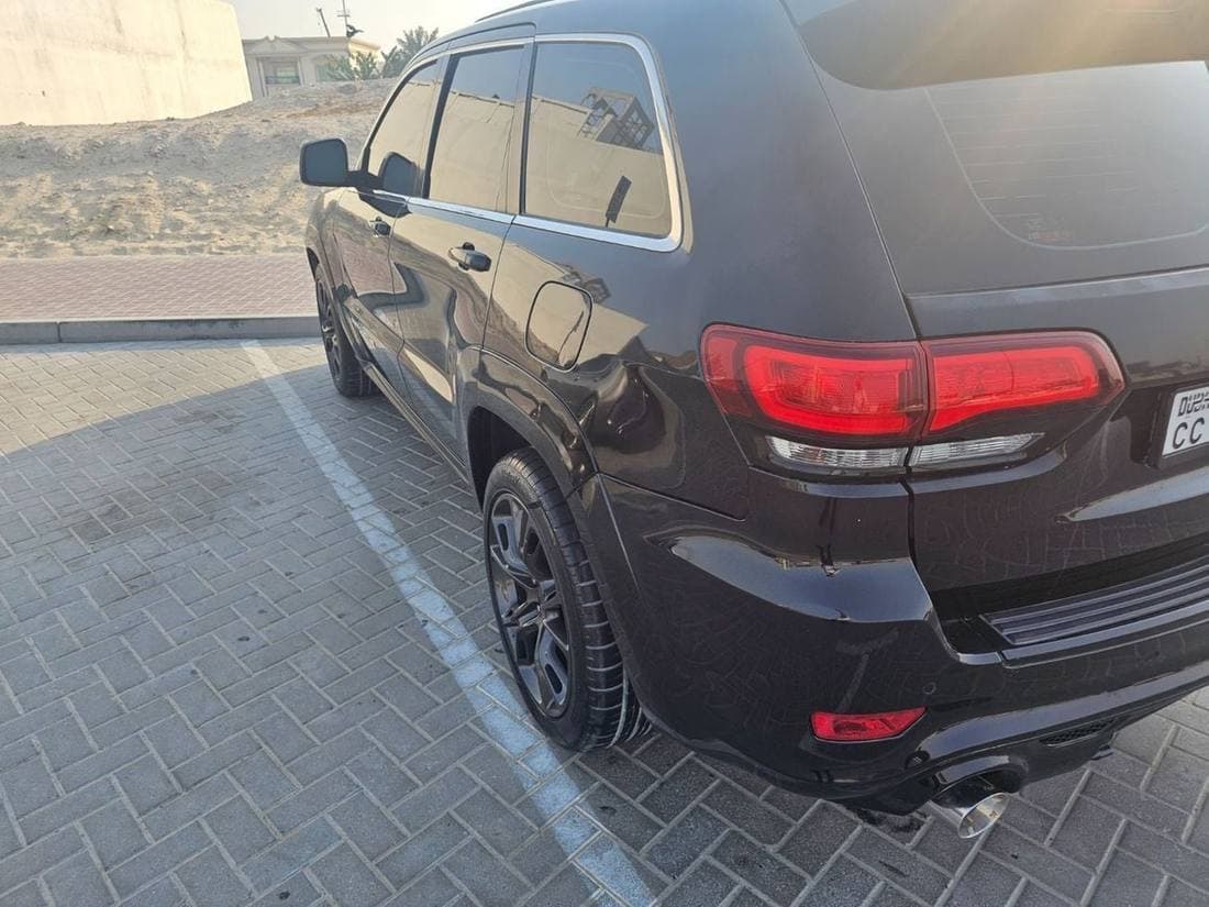 2015 Jeep Grand Cherokee SRT8 thumbnail 5