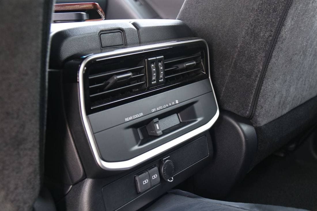2026 Toyota Land Cruiser GXR thumbnail 6