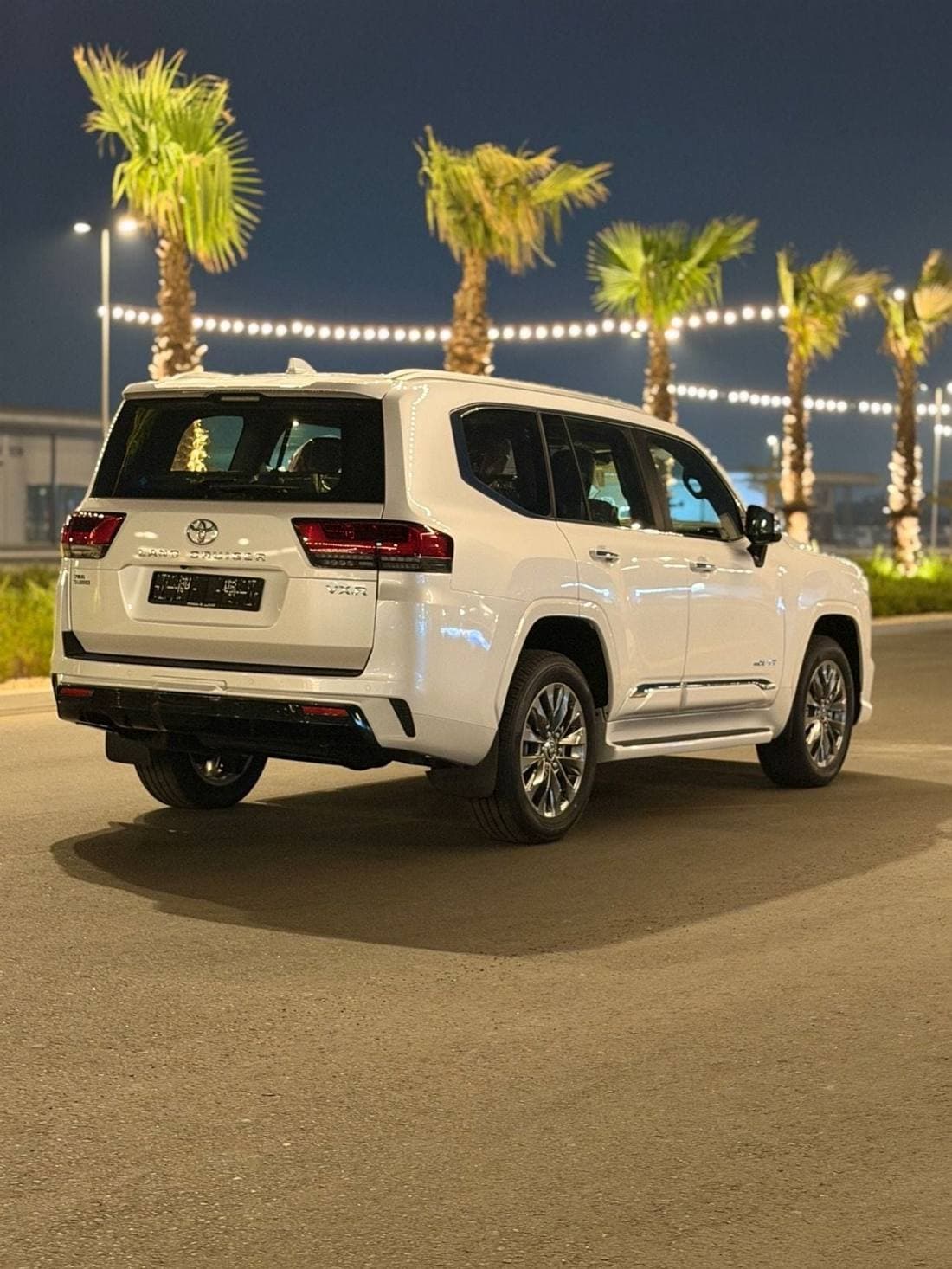 2026 Toyota Land Cruiser VXR thumbnail 7
