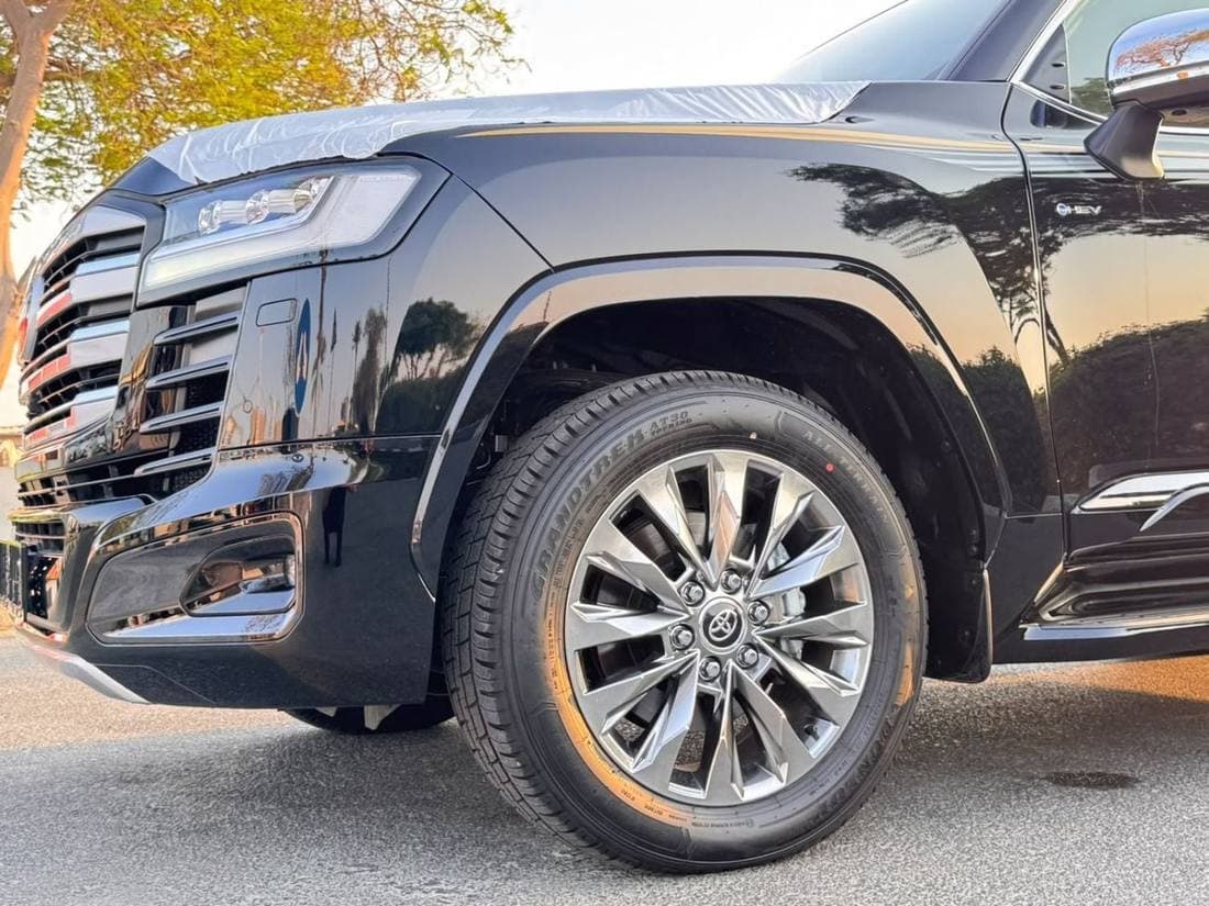 2026 Toyota Land Cruiser VXR thumbnail 5
