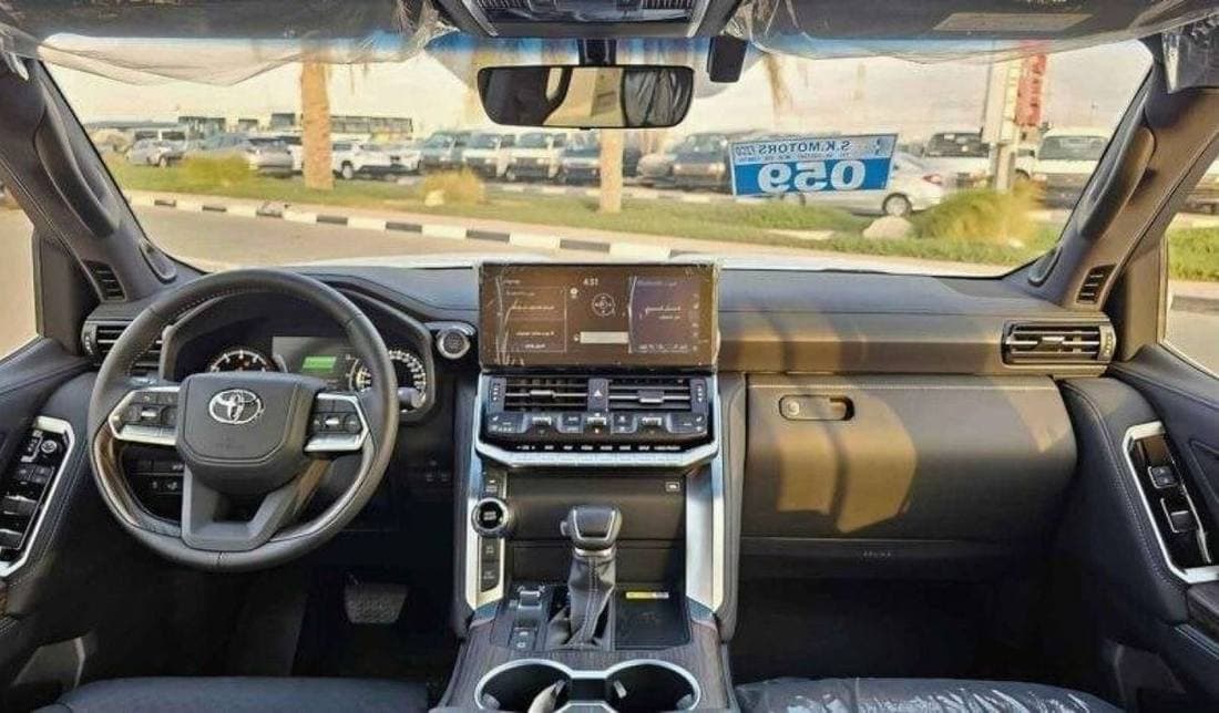 2025 Toyota Land Cruiser VX thumbnail 6