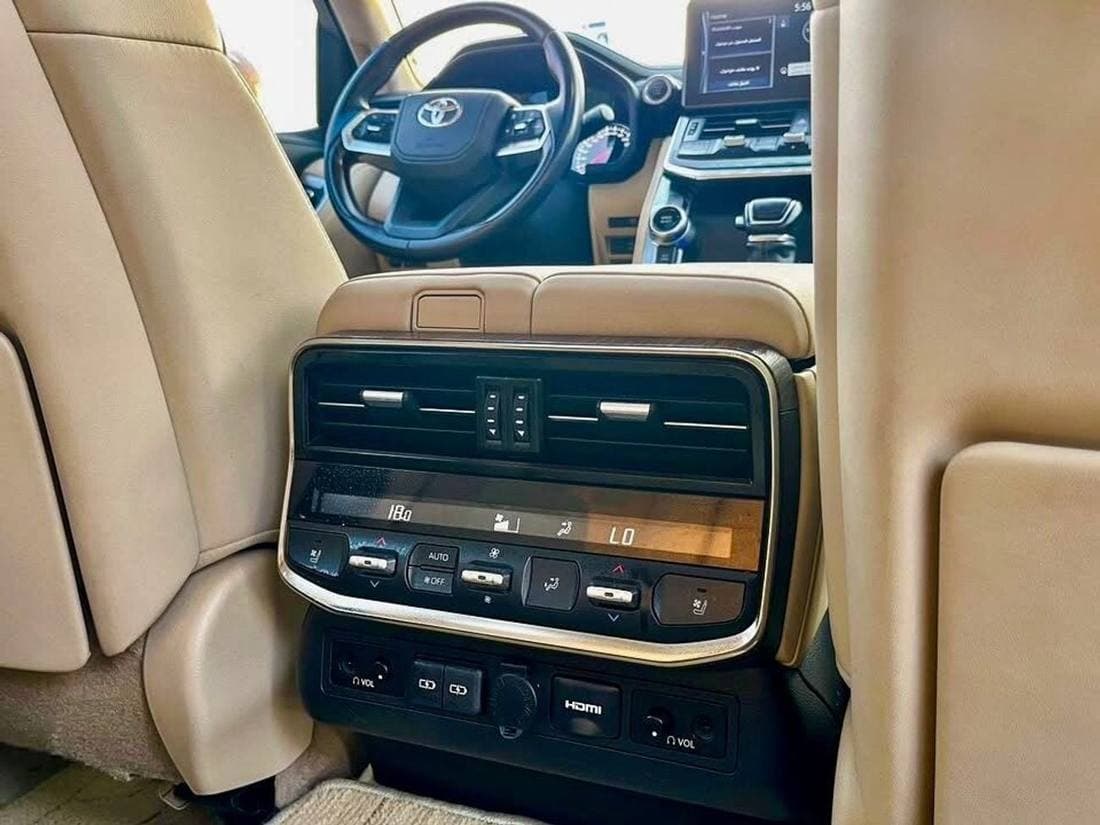 2022 Toyota Land Cruiser VXR thumbnail 6