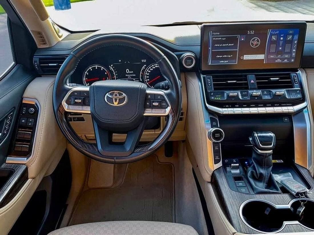 2022 Toyota Land Cruiser VXR thumbnail 4