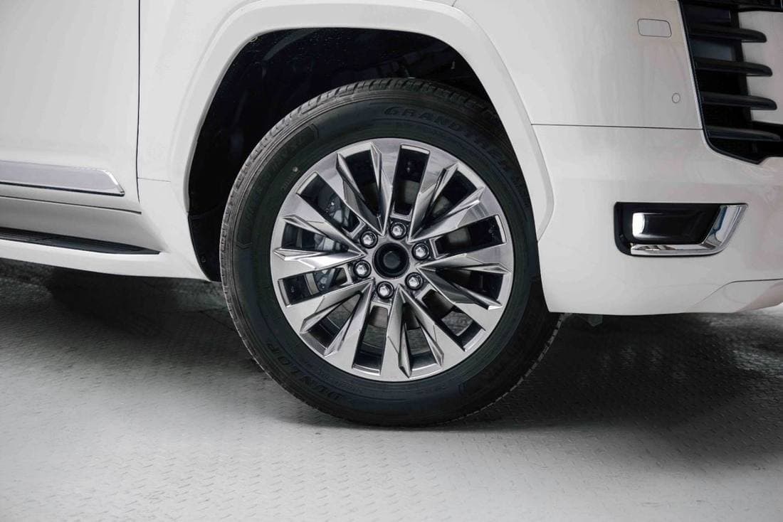 2026 Toyota Land Cruiser GXR thumbnail 8