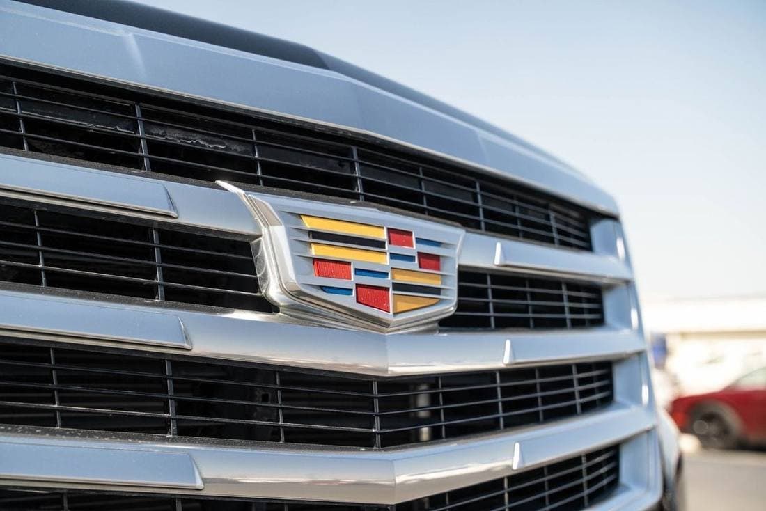 2016 Cadillac Escalade PLATINUM thumbnail 2