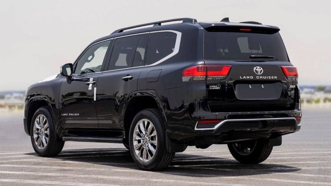 2025 Toyota Land Cruiser VXR thumbnail 3