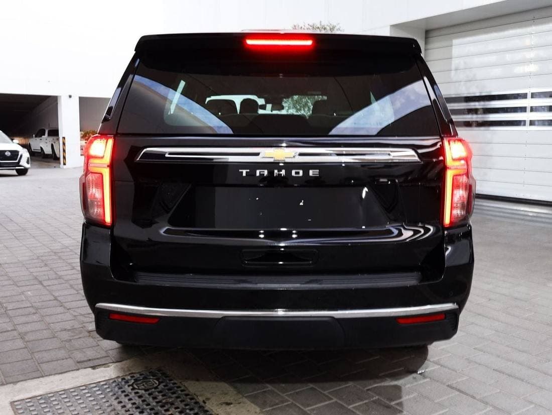 2024 Chevrolet Tahoe LS thumbnail 5