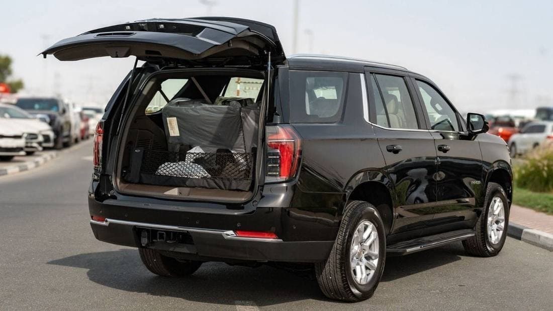 2026 Chevrolet Tahoe LS thumbnail 6