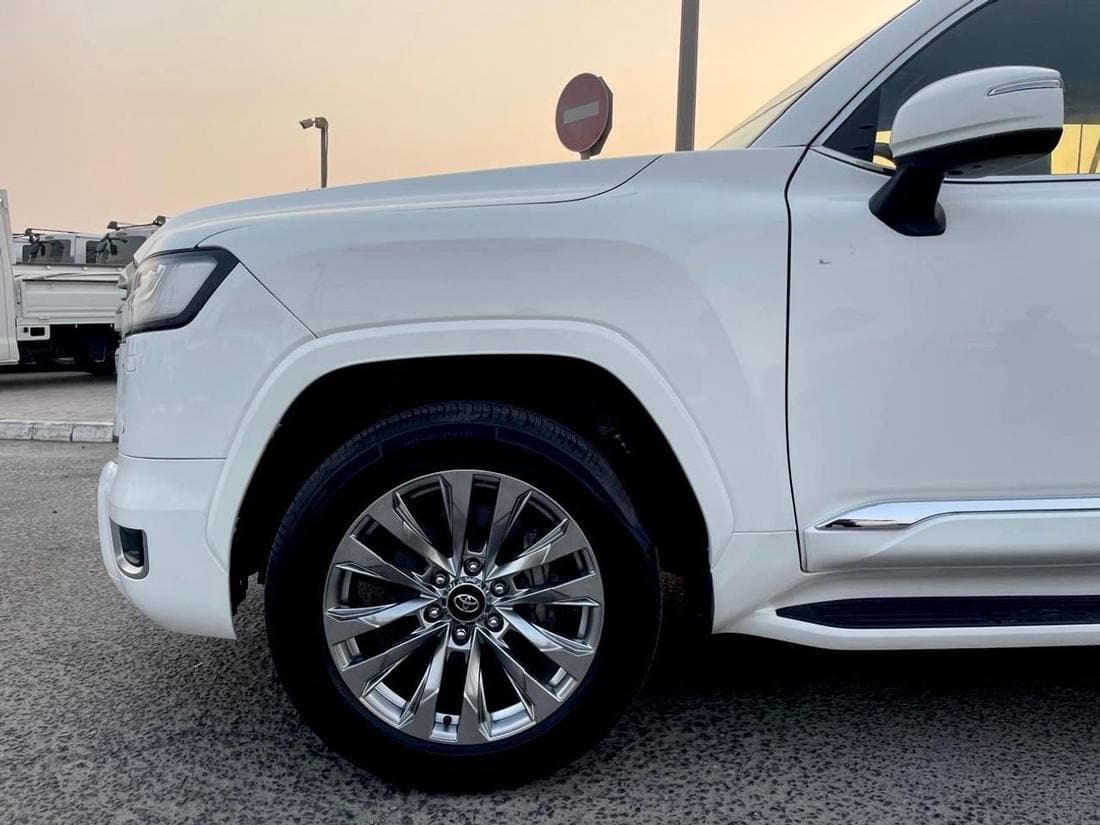 2022 Toyota Land Cruiser VXR thumbnail 8