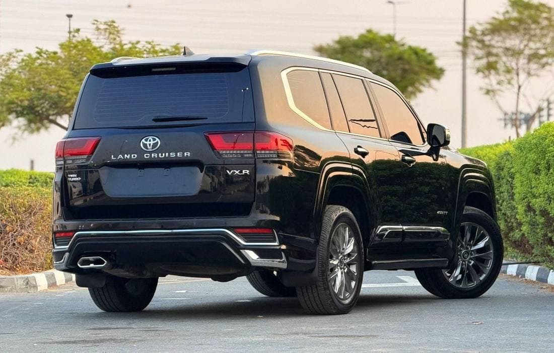 2022 Toyota Land Cruiser VXR thumbnail 3
