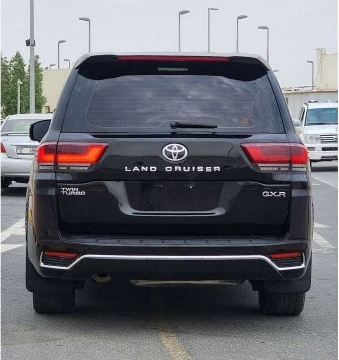 2018 Toyota Land Cruiser thumbnail 7