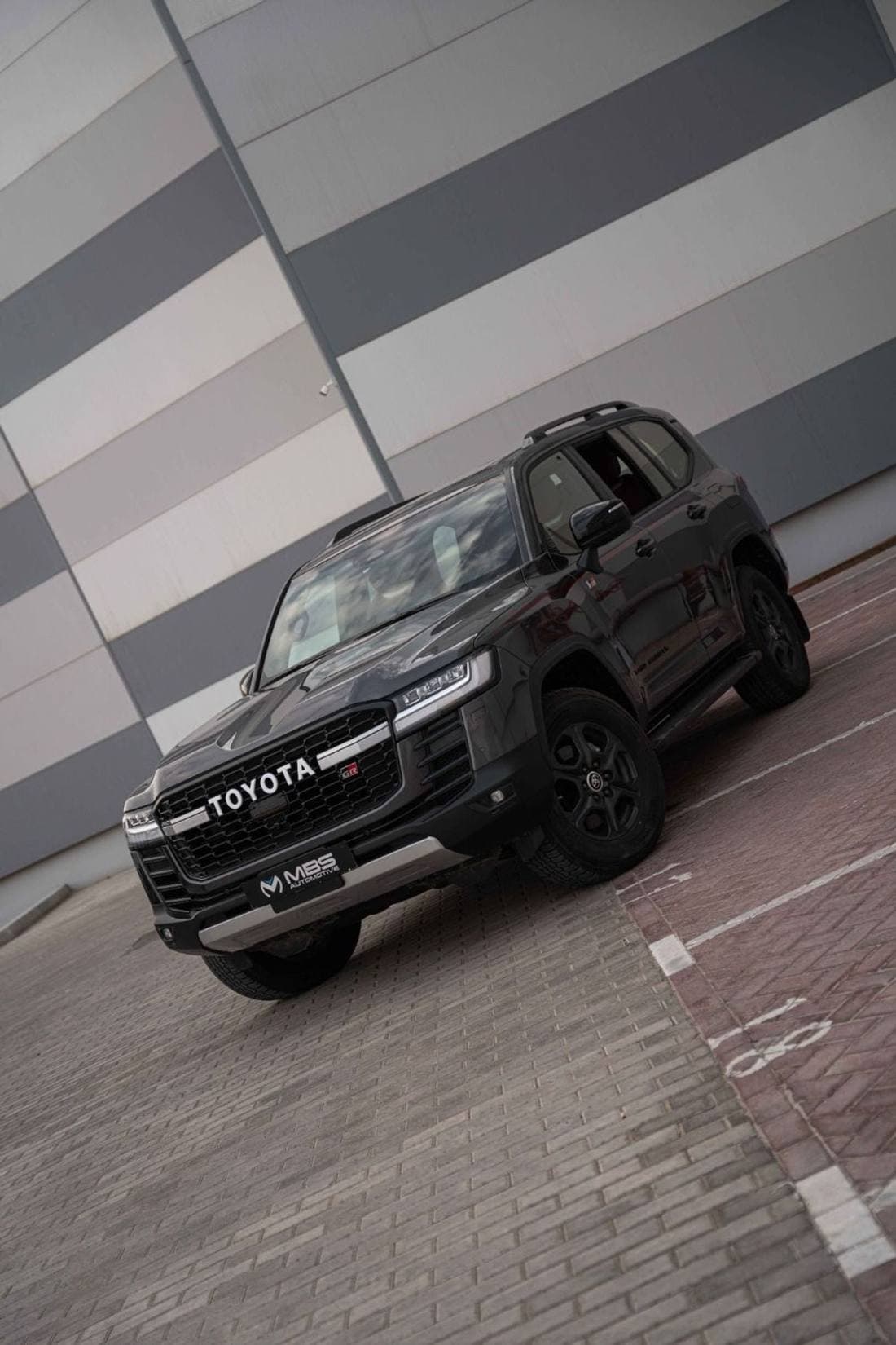 2026 Toyota Land Cruiser GR SPORT thumbnail 8