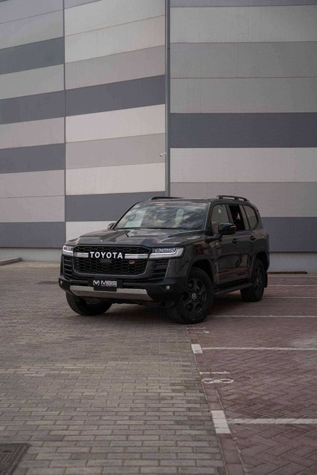 2026 Toyota Land Cruiser GR SPORT thumbnail 7
