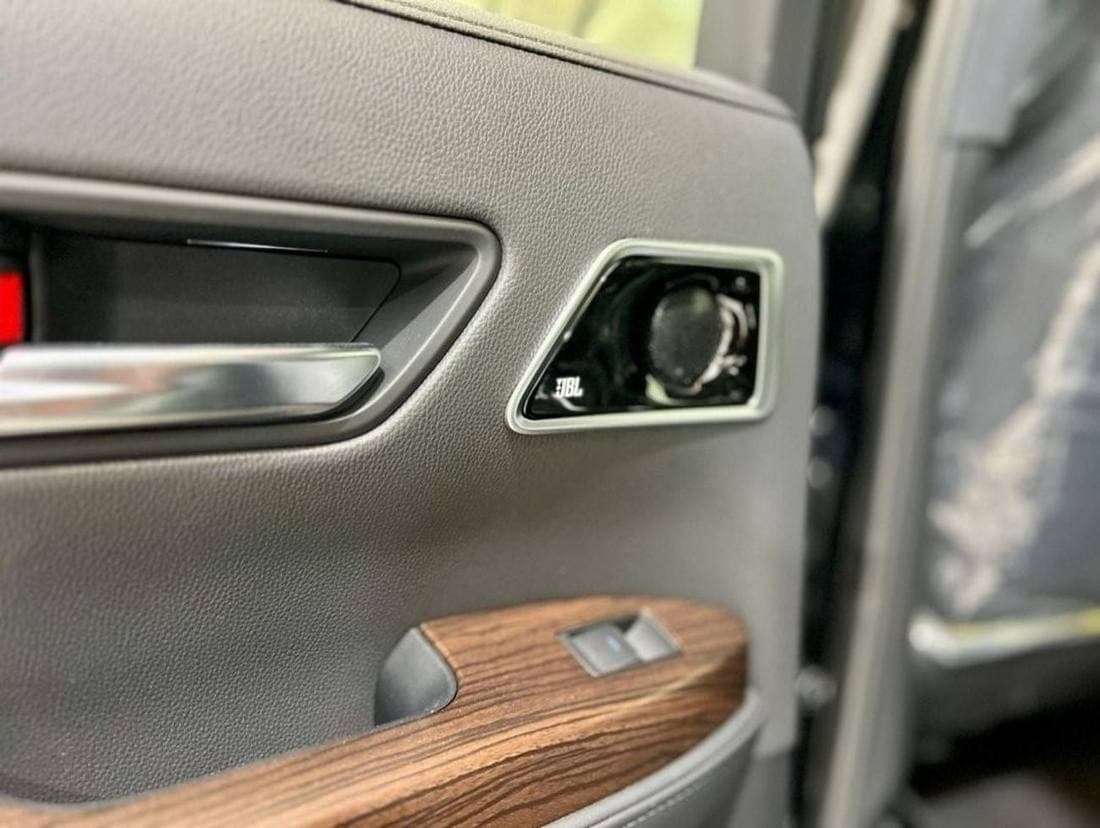 2026 Toyota Land Cruiser VXR thumbnail 6