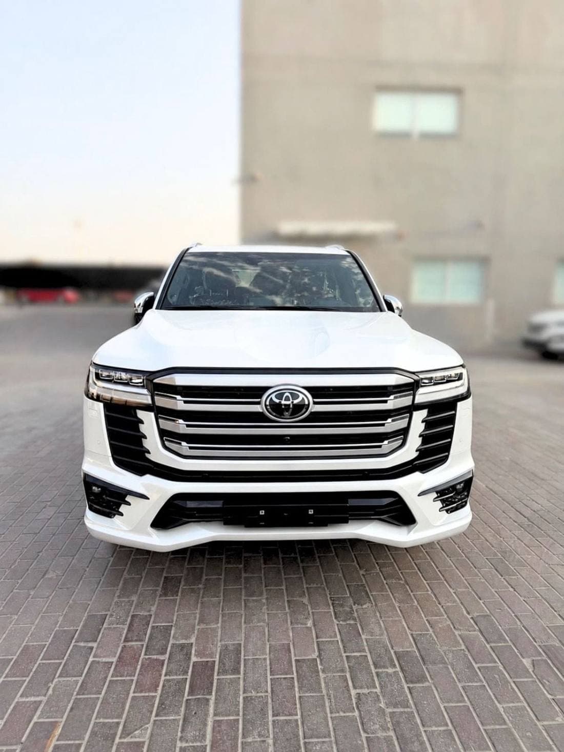 2026 Toyota Land Cruiser VXR thumbnail 2