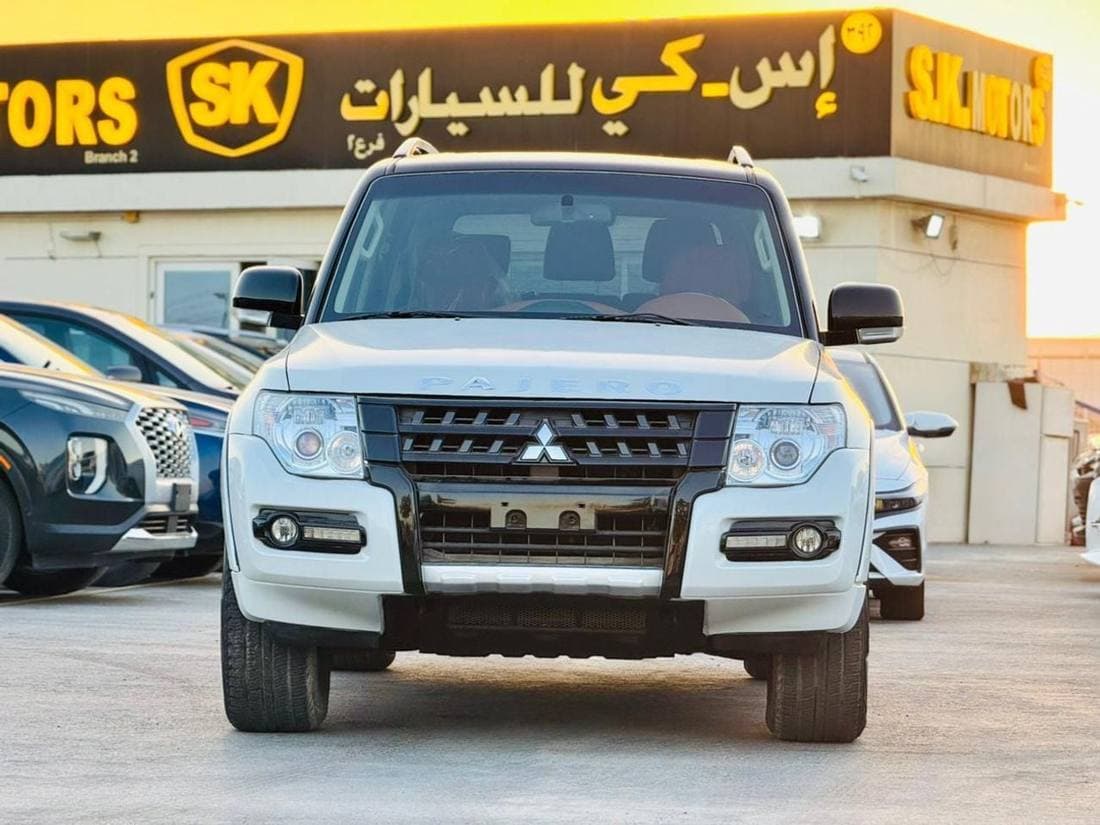 2017 Mitsubishi Pajero thumbnail 2