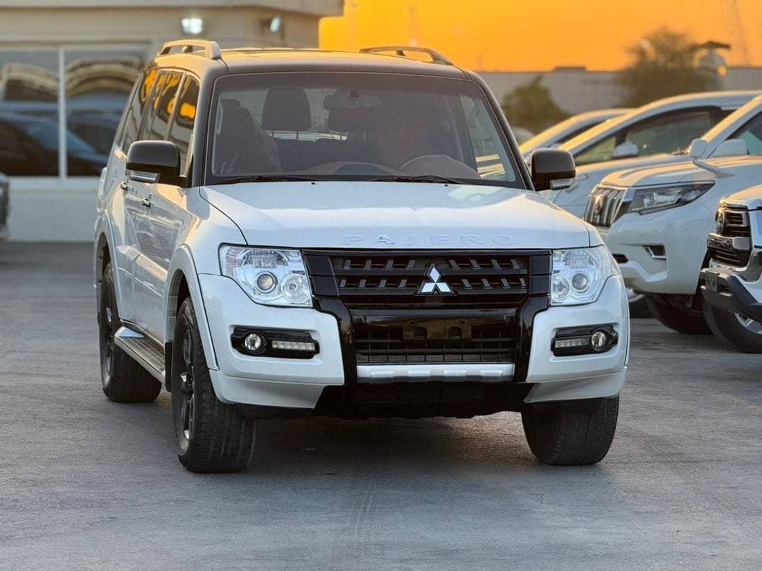 2017 Mitsubishi Pajero thumbnail 5