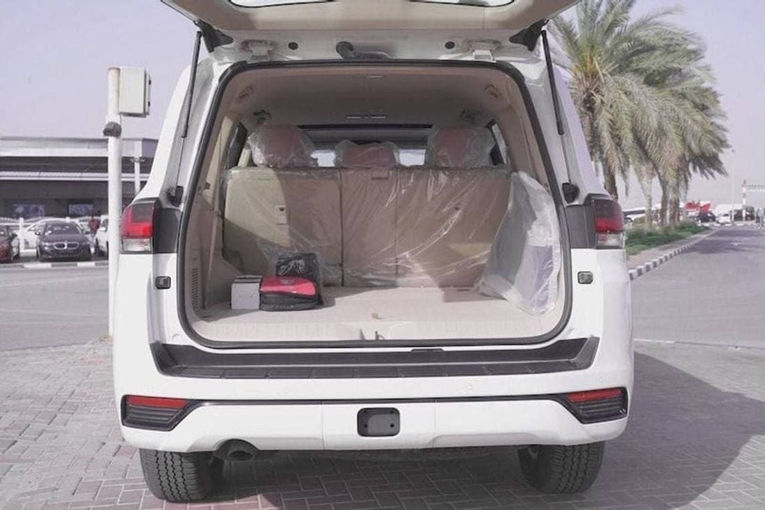 2024 Toyota Land Cruiser GXR thumbnail 6