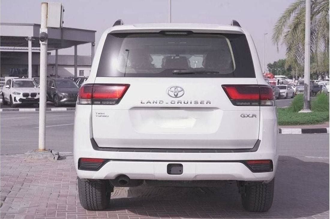 2024 Toyota Land Cruiser GXR thumbnail 3