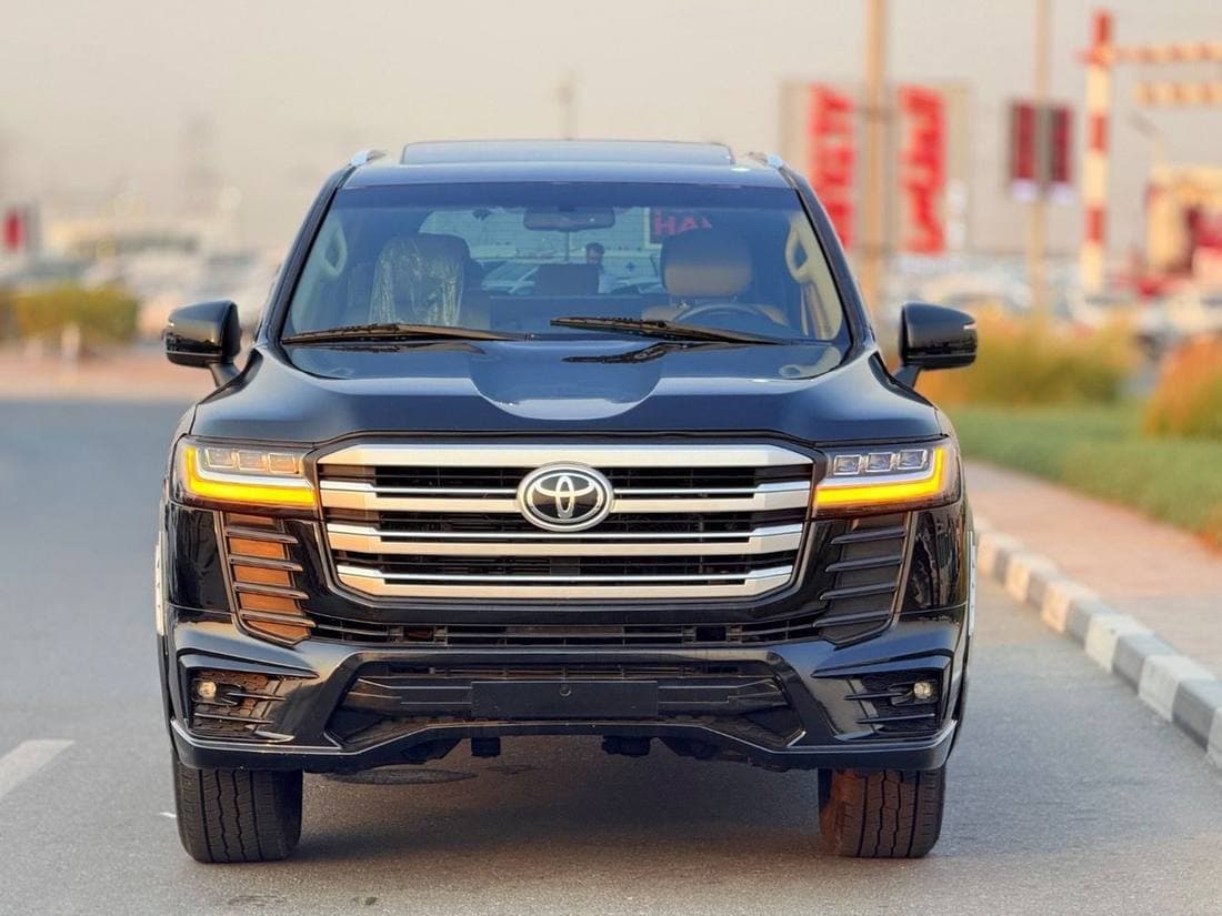 2018 Toyota Land Cruiser GXR thumbnail 3