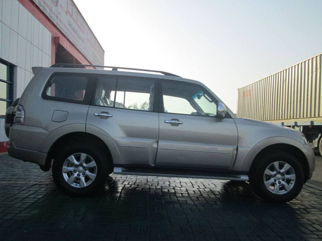 2018 Mitsubishi Pajero GLS HIGHLINE TOP thumbnail 3
