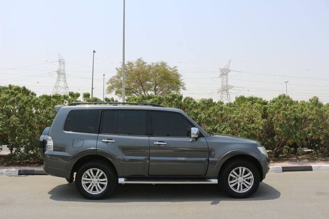 2018 Mitsubishi Pajero GLS HIGHLINE TOP thumbnail 4