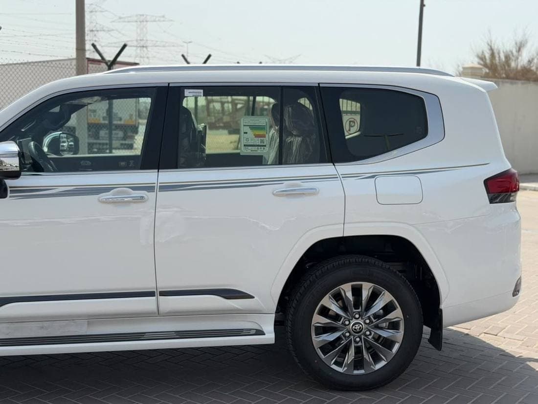 2026 Toyota Land Cruiser VXR thumbnail 8