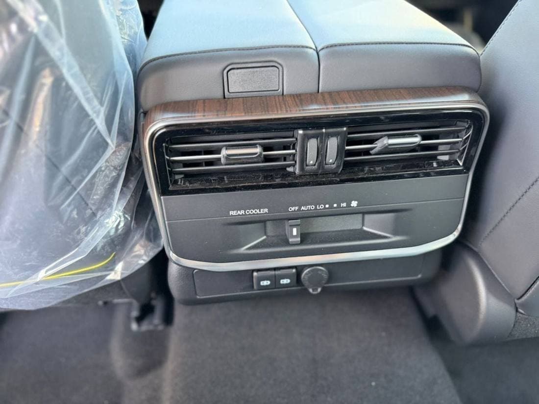 2026 Toyota Land Cruiser GXR thumbnail 4