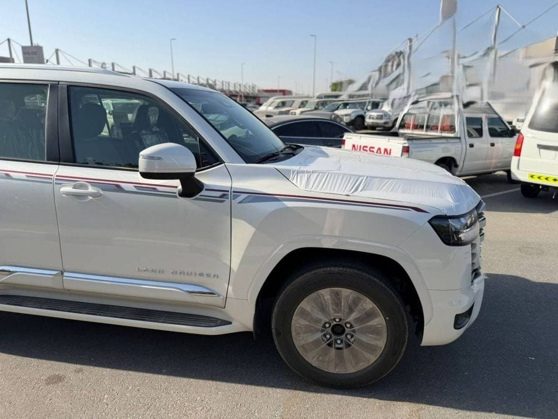 2026 Toyota Land Cruiser GXR thumbnail 3