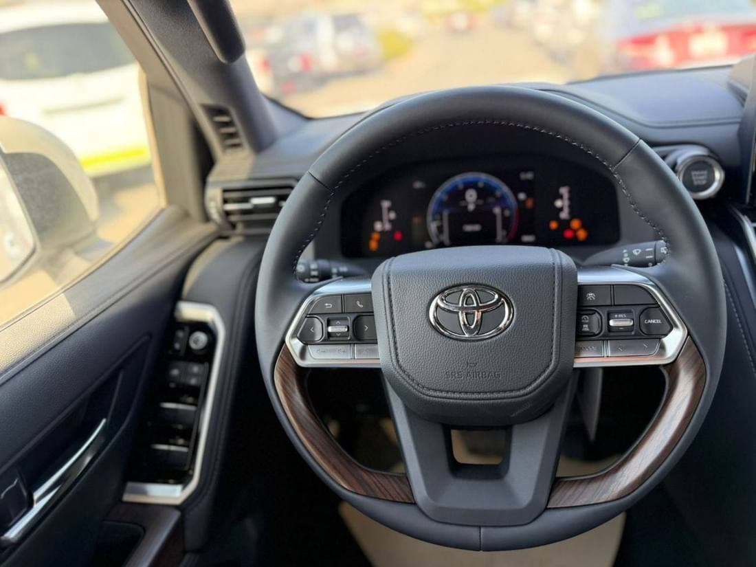 2026 Toyota Land Cruiser GXR thumbnail 8