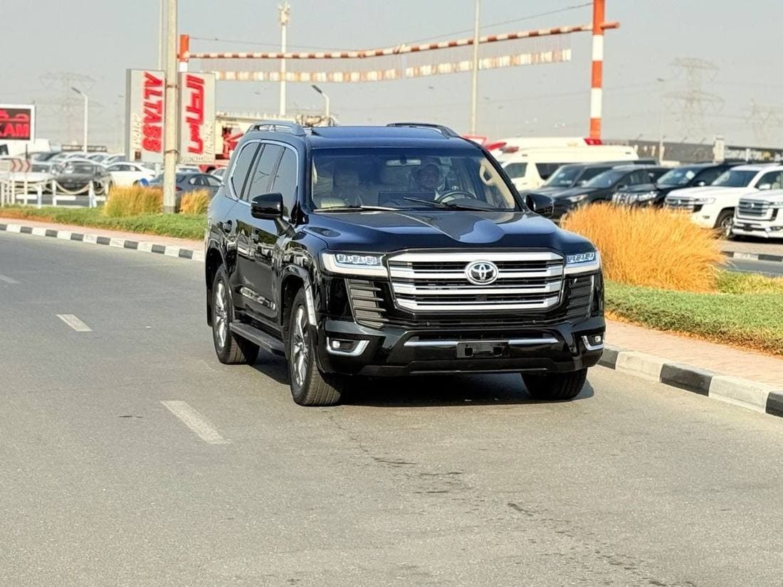 2016 Toyota Land Cruiser GXR thumbnail 2