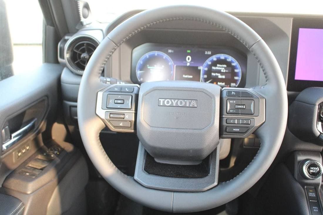 2025 Toyota Land Cruiser VXR thumbnail 7