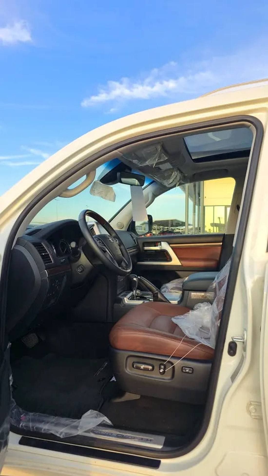 2020 Toyota Land Cruiser VXR thumbnail 8