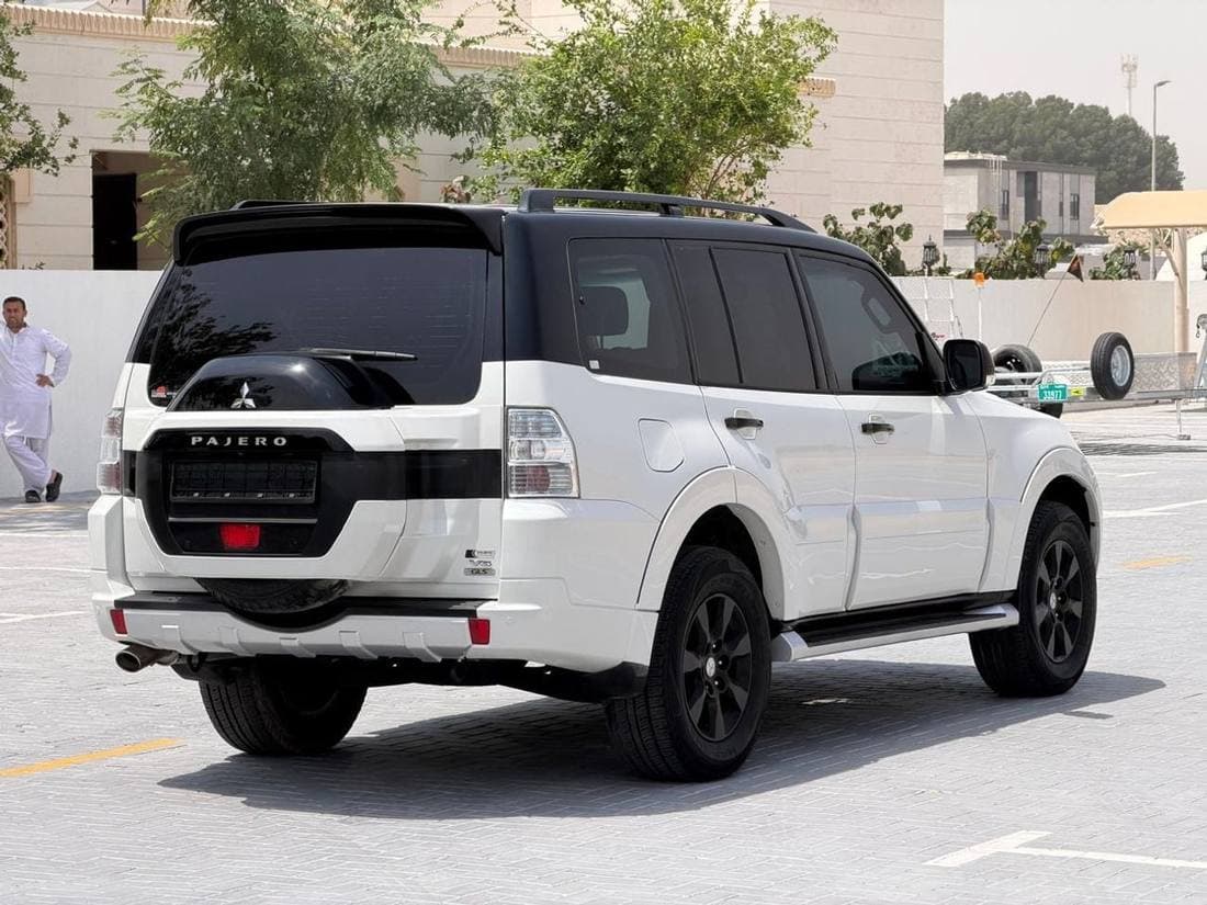2017 Mitsubishi Pajero GLS H/L ROCKFORD PLATINUM thumbnail 4
