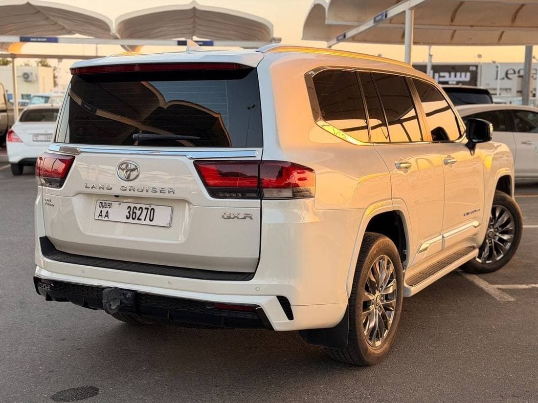 2022 Toyota Land Cruiser GXR thumbnail 4