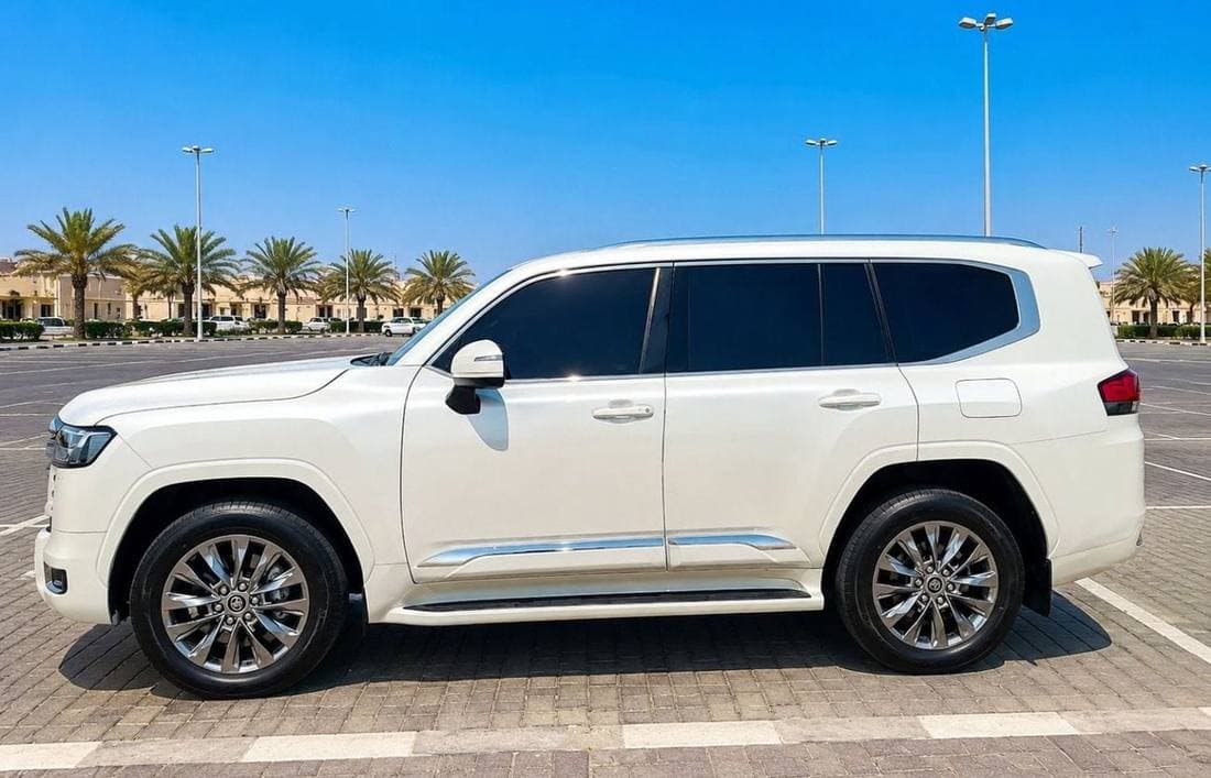 2022 Toyota Land Cruiser VXR thumbnail 2