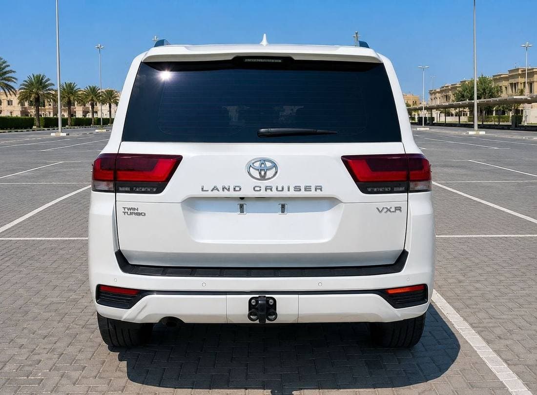 2022 Toyota Land Cruiser VXR thumbnail 3