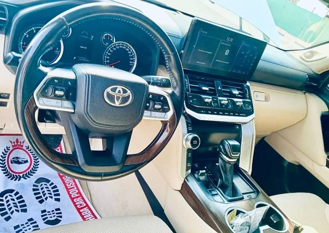 2022 Toyota Land Cruiser VXR thumbnail 6