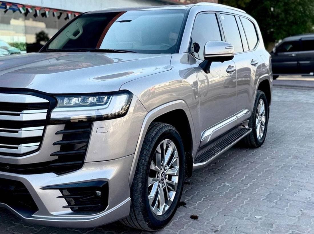 2022 Toyota Land Cruiser GXR thumbnail 3