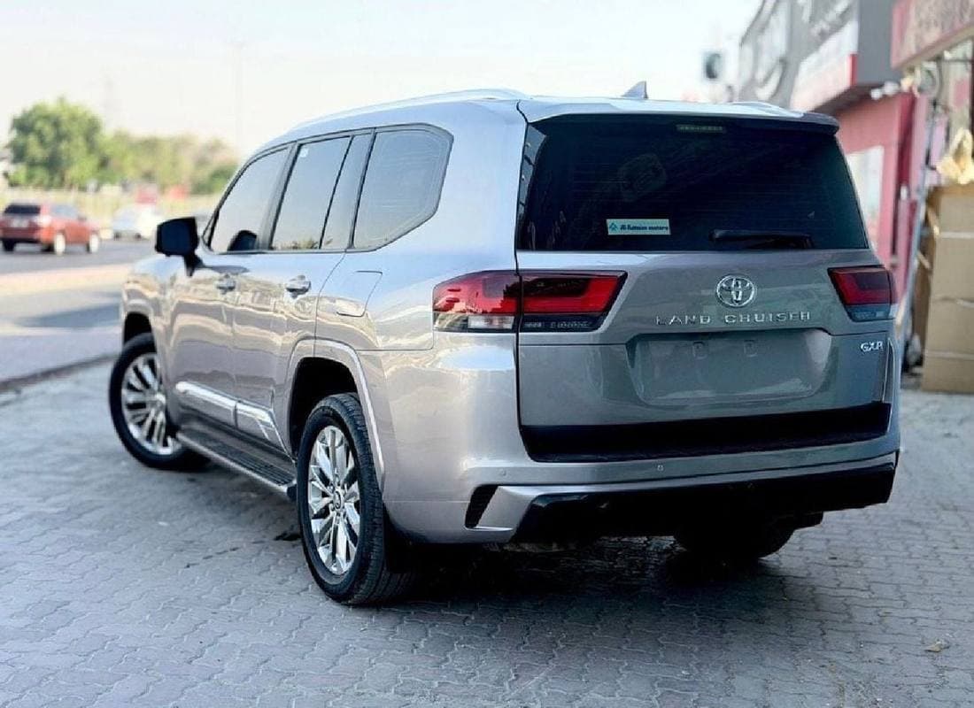 2022 Toyota Land Cruiser GXR thumbnail 4