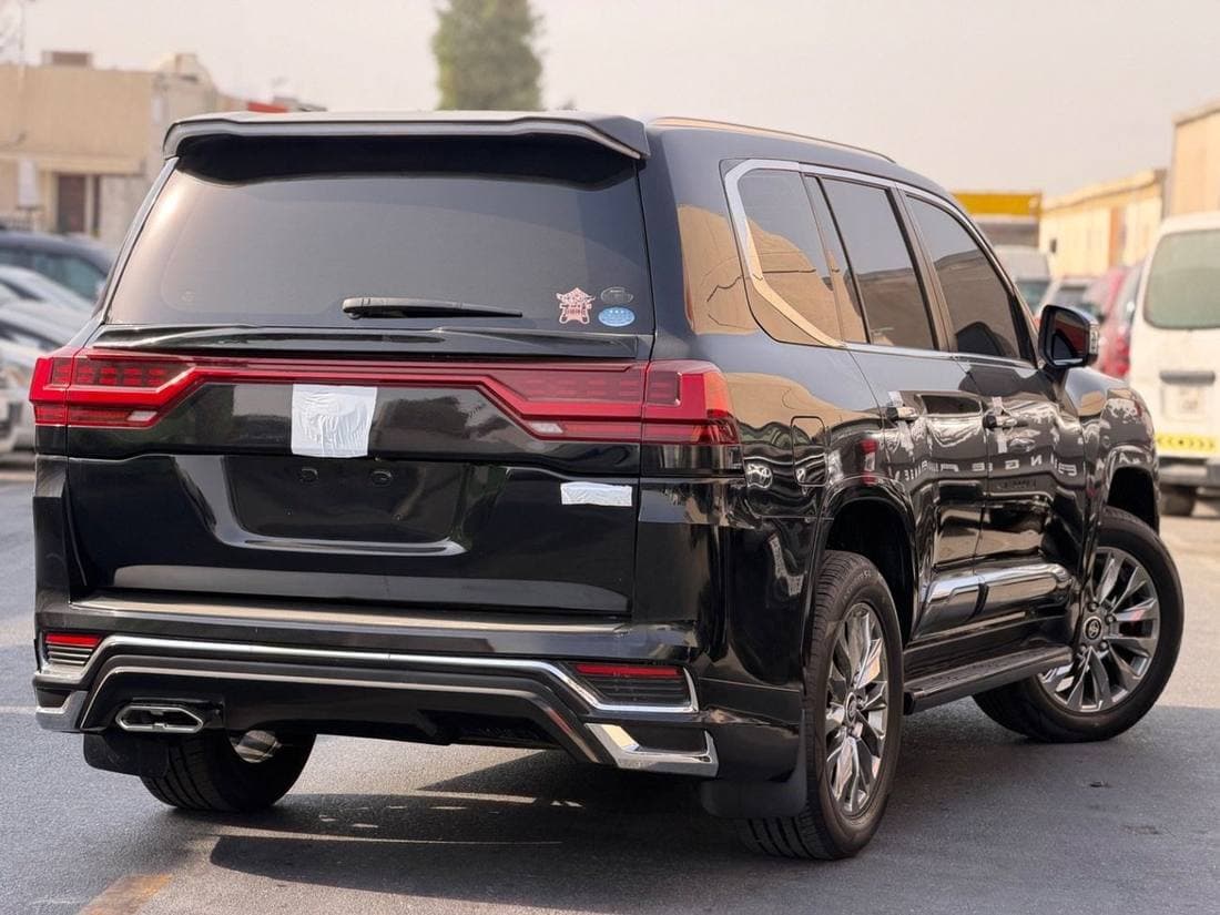 2018 Toyota Land Cruiser GXR thumbnail 4