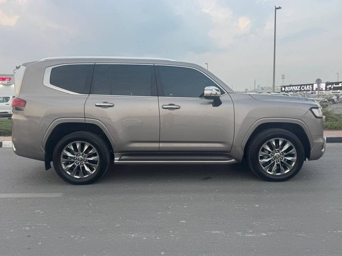 2022 Toyota Land Cruiser VXR thumbnail 5